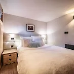 Snowdust - By Emerald Apartment *
